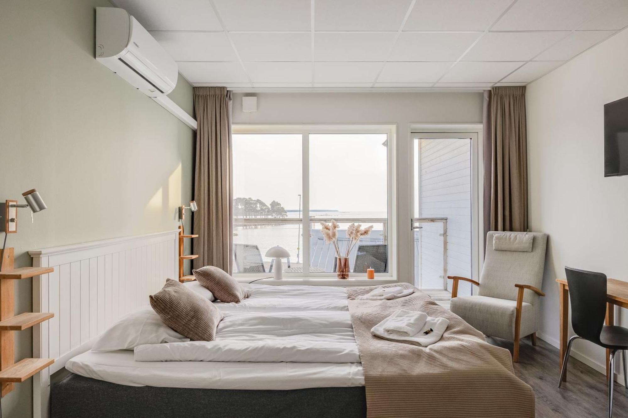 Hotell Hamnen Färjestaden エクステリア 写真